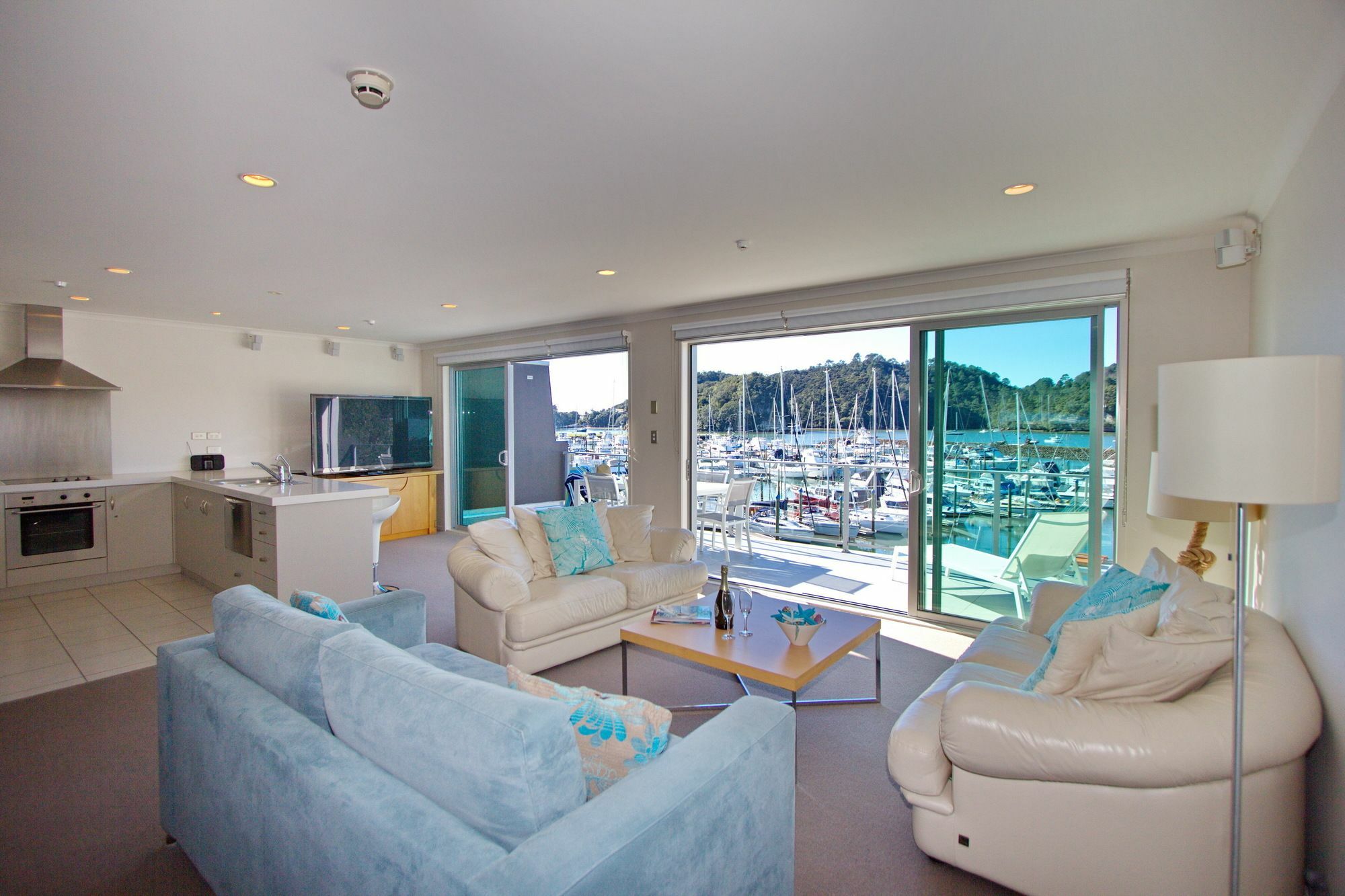 Marina Park Apartments Whitianga Buitenkant foto